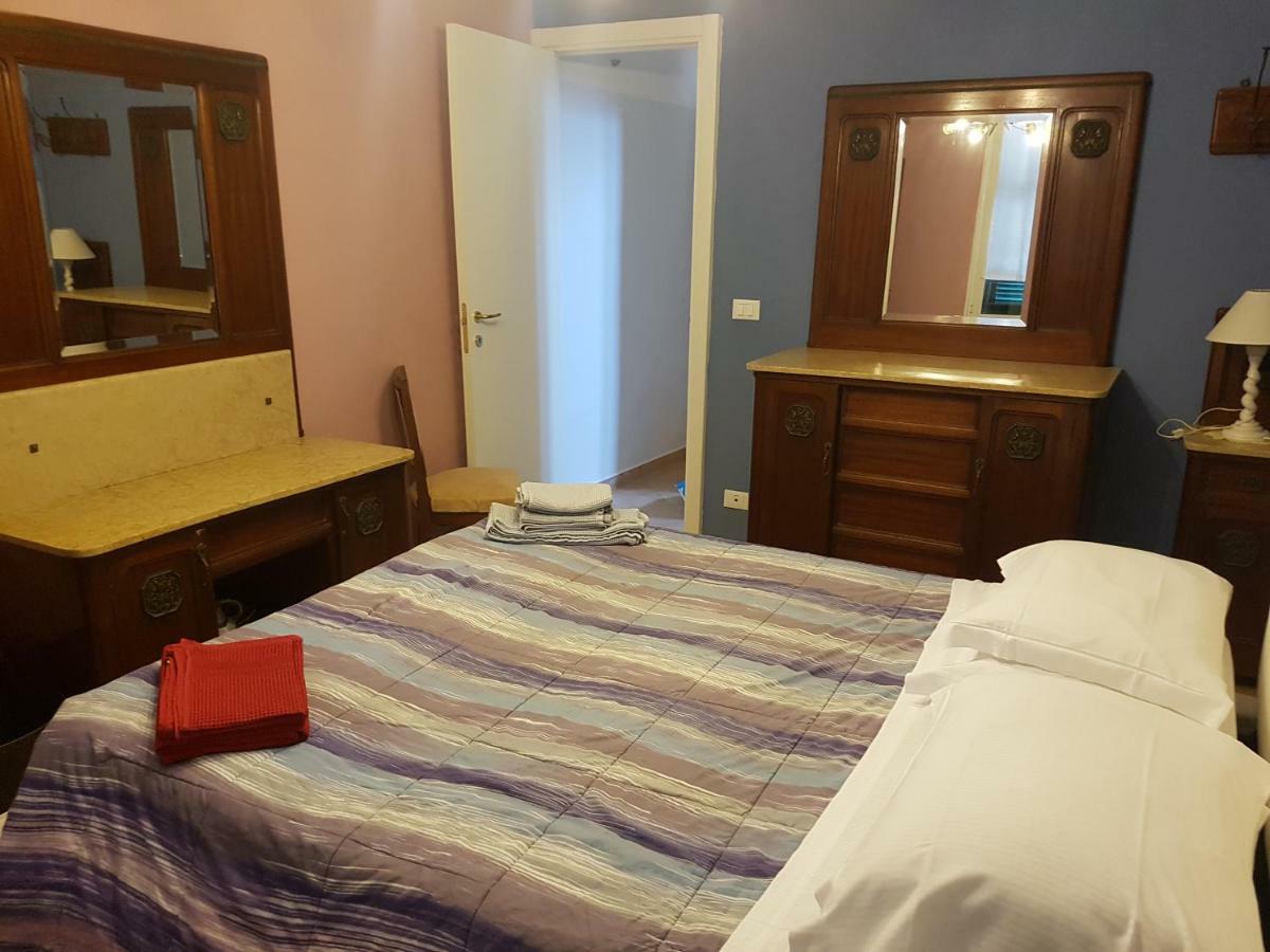 Casa Florine Apartment ฟีนาเลลีกูเร ภายนอก รูปภาพ